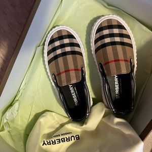 Toddler Burberry shoes